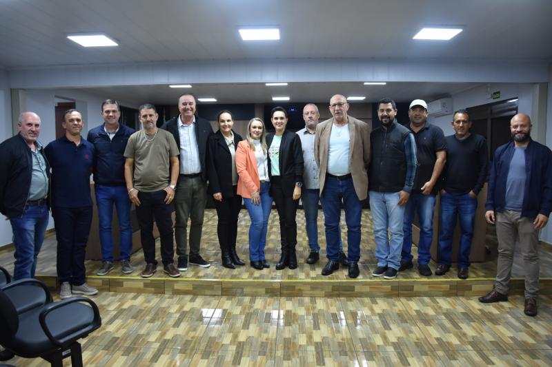 Projeto Criança Raiz Infância Feliz é apresentado aos vereadores na Câmara